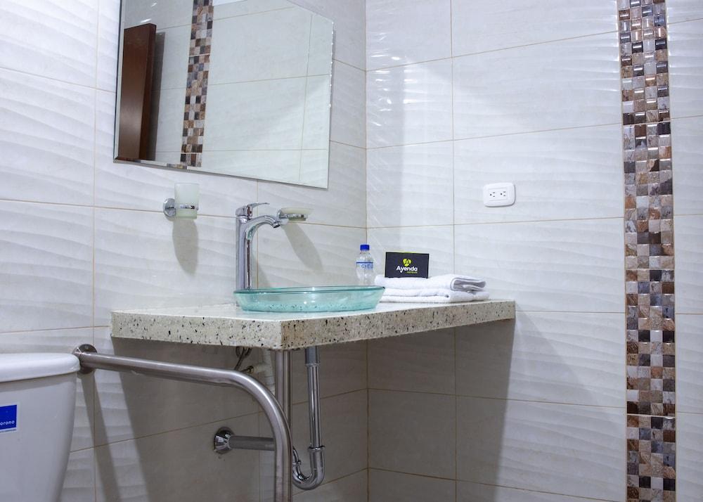 בוקארמנגה Hotel Riviera Plaza מראה חיצוני תמונה