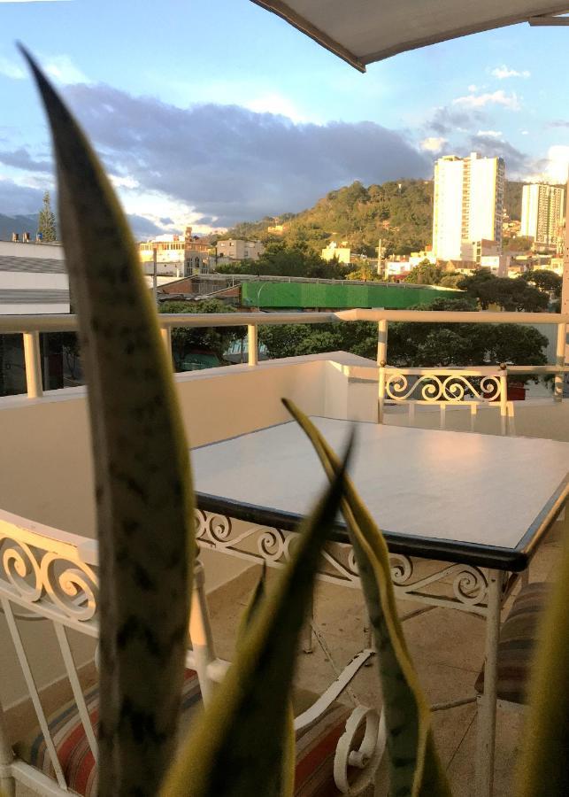 בוקארמנגה Hotel Riviera Plaza מראה חיצוני תמונה