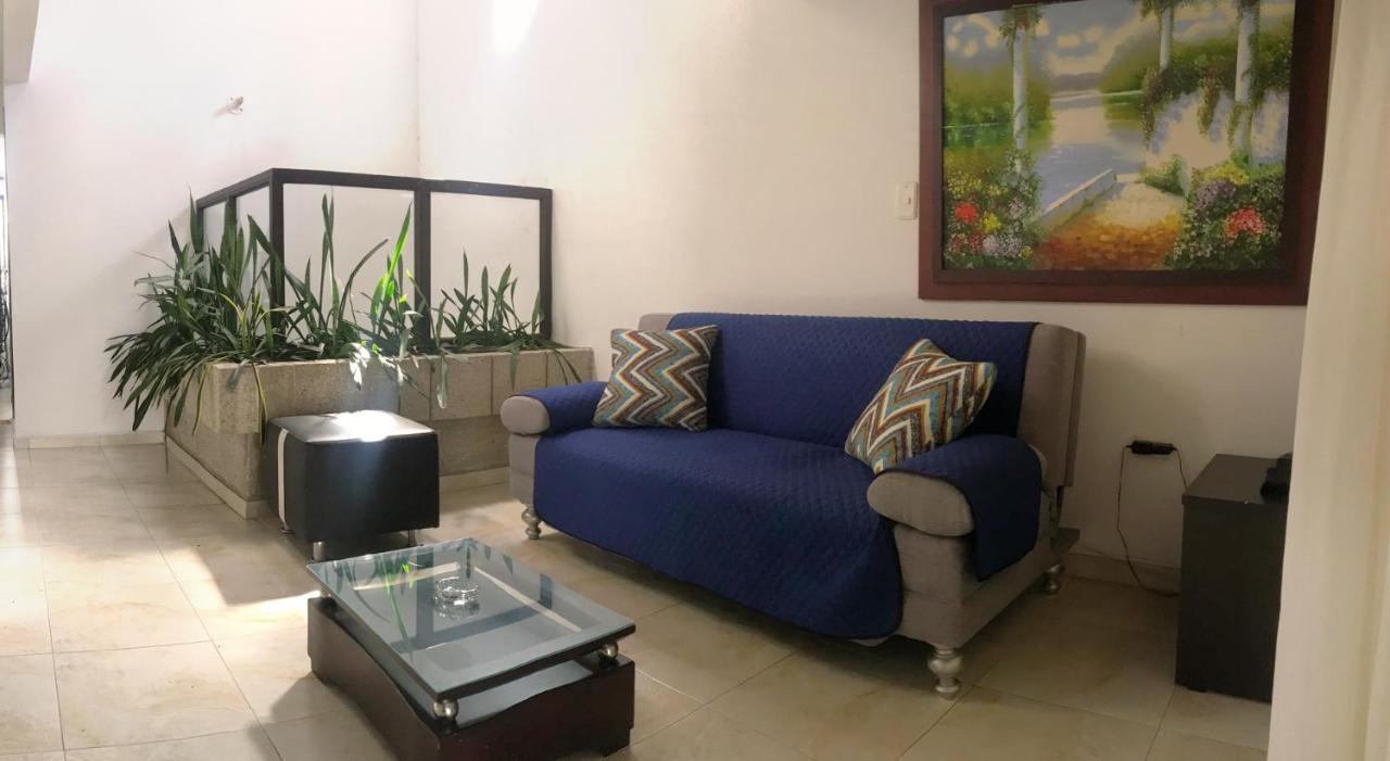 בוקארמנגה Hotel Riviera Plaza מראה חיצוני תמונה