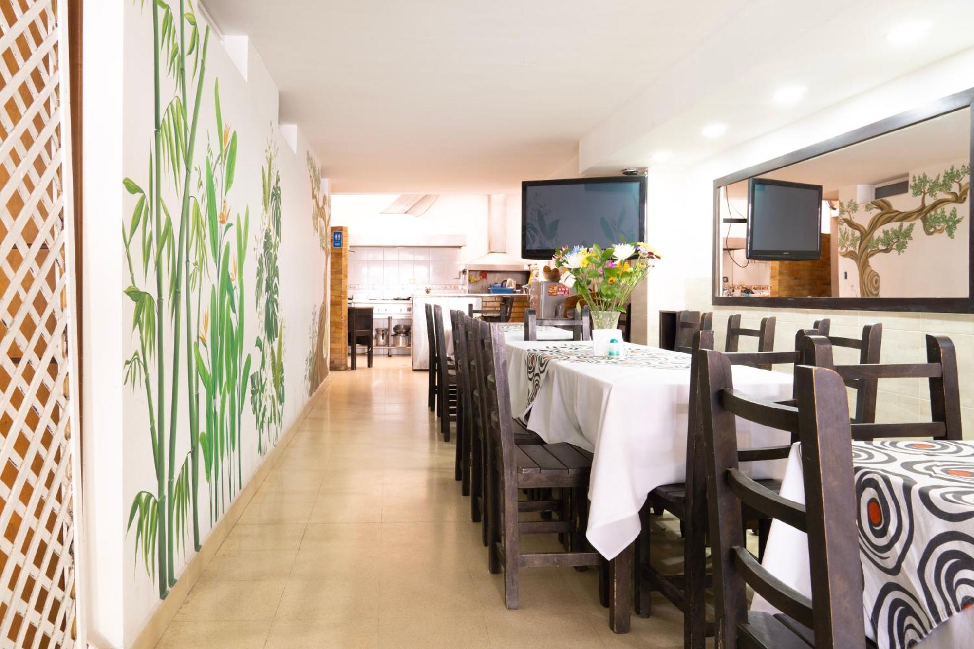 בוקארמנגה Hotel Riviera Plaza מראה חיצוני תמונה