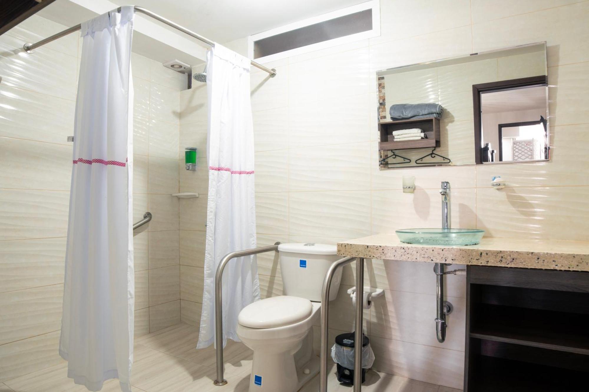 בוקארמנגה Hotel Riviera Plaza מראה חיצוני תמונה