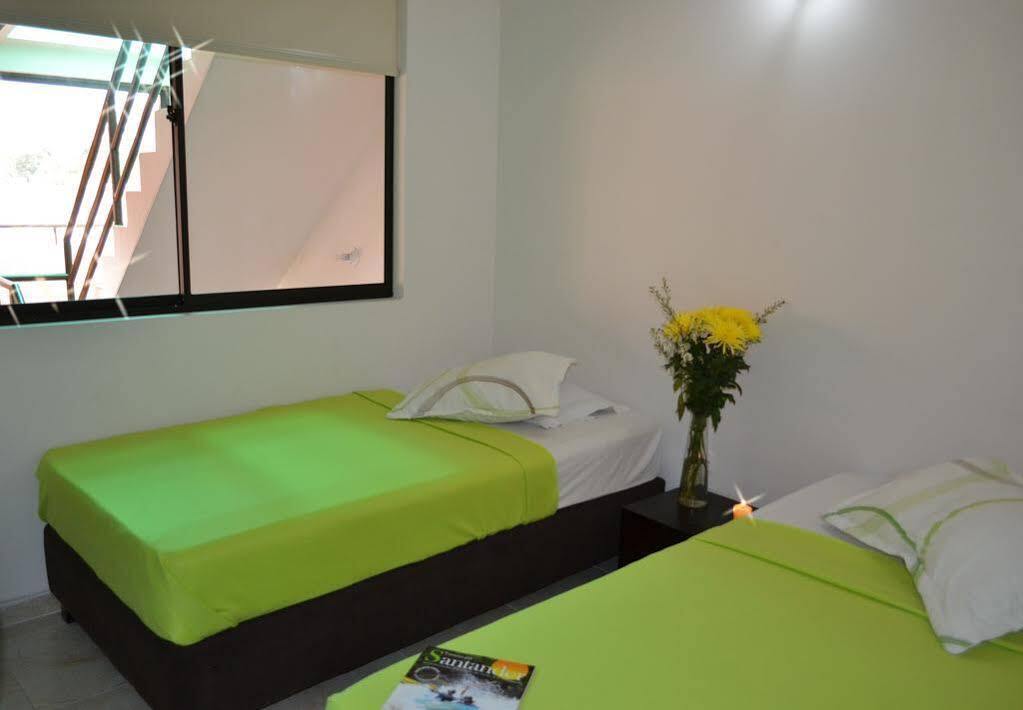 בוקארמנגה Hotel Riviera Plaza מראה חיצוני תמונה